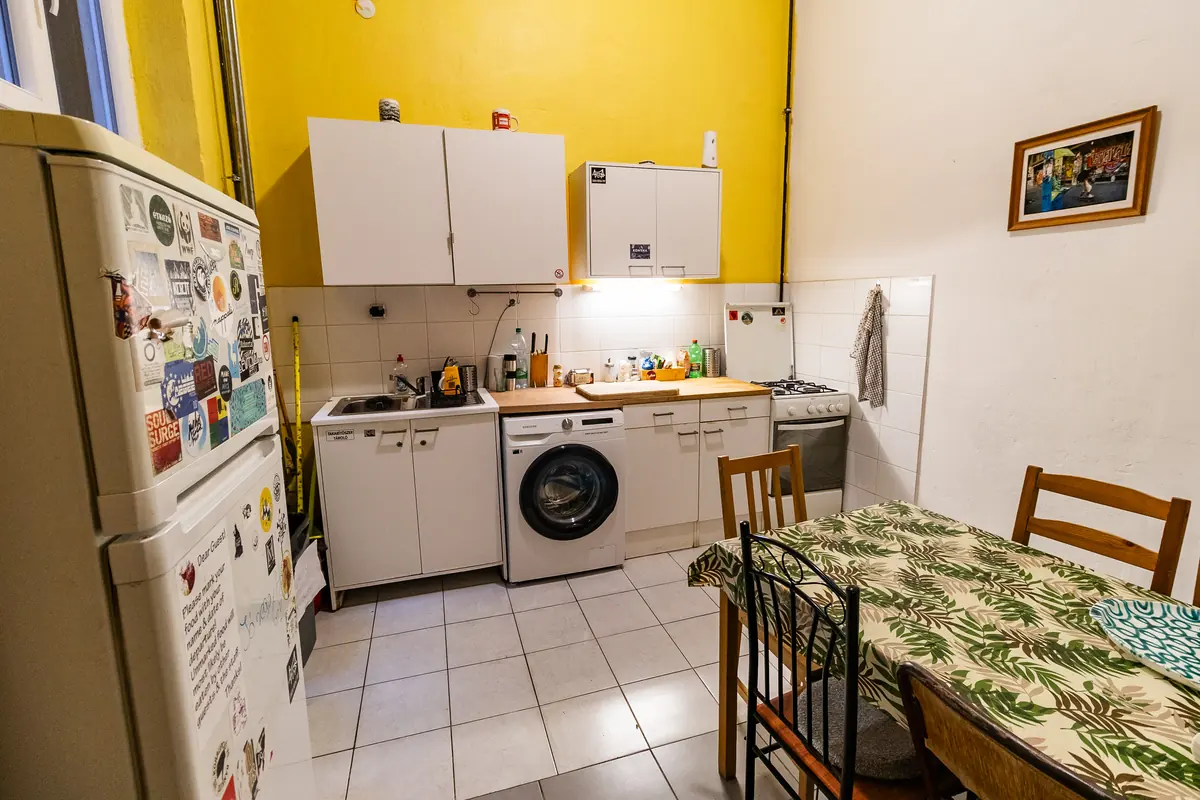 A Nap Hostel közös konyhája